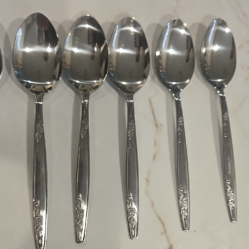 Vintage IIC stainless Steel Rosmere Floral Silverware Set - Picture 6 of 7